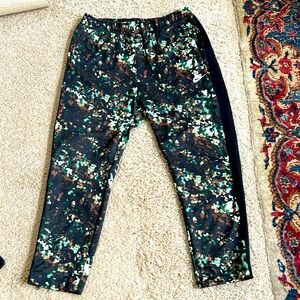 Nike XL Camo sweatpants